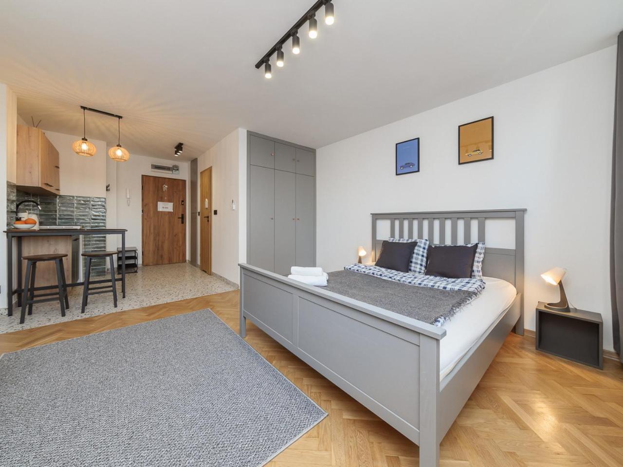 Metro Onz Apartment/warsaw Apartament *